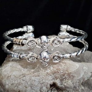 Ladies Skulls and Roses Torque Bangle