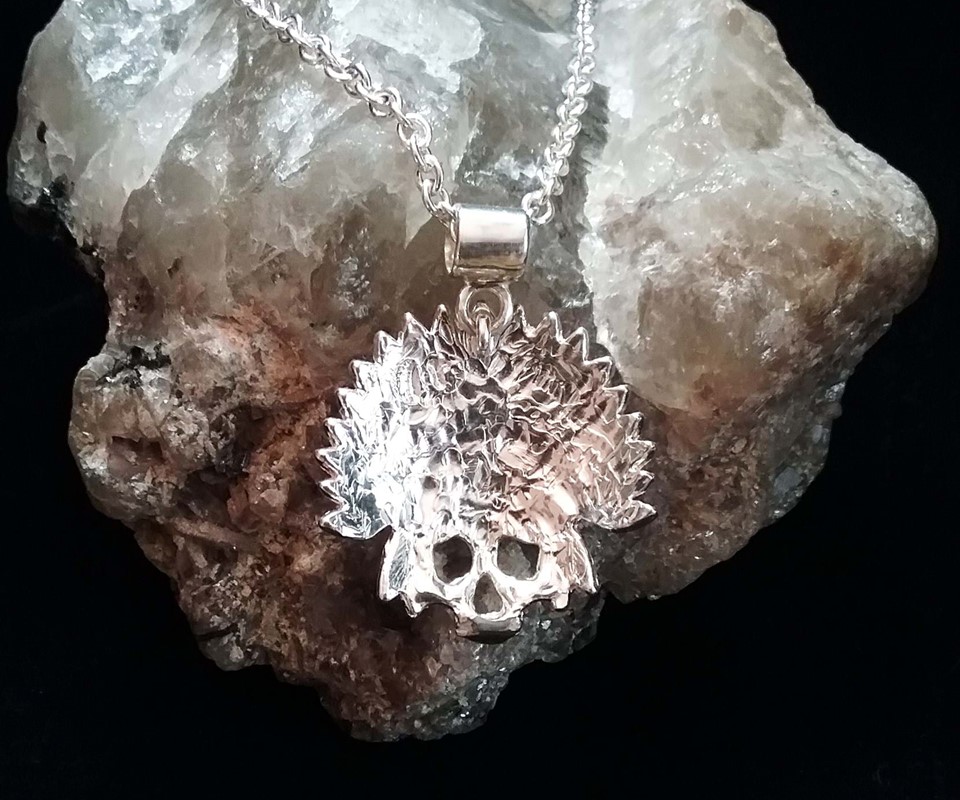 Indian Headdress Pendant - Image 3